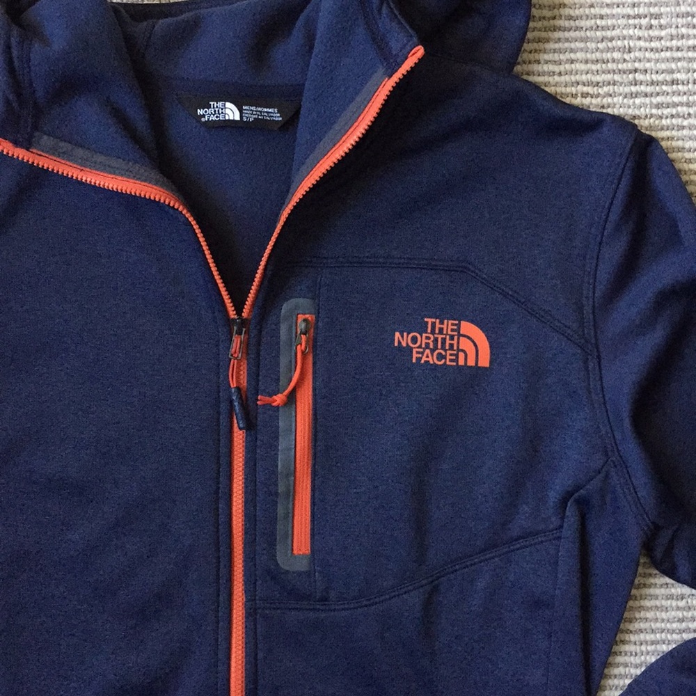 The North Face hoodie fleece - Great Condition.